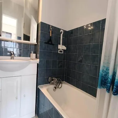 For 2 People Lägenhet *
